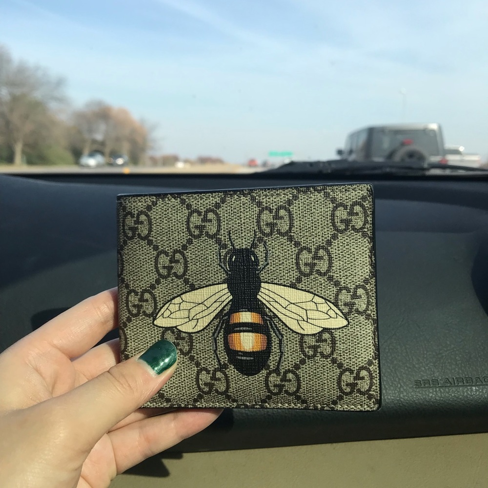 Gucci bee wallet